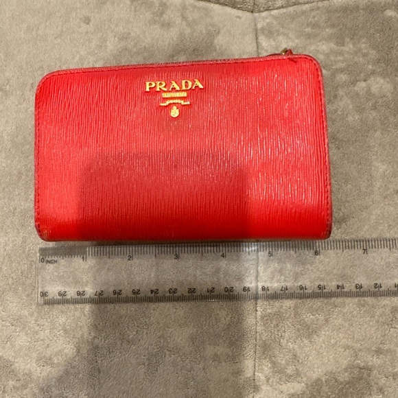 Authentic Prada wallet - Picture 7 of 8